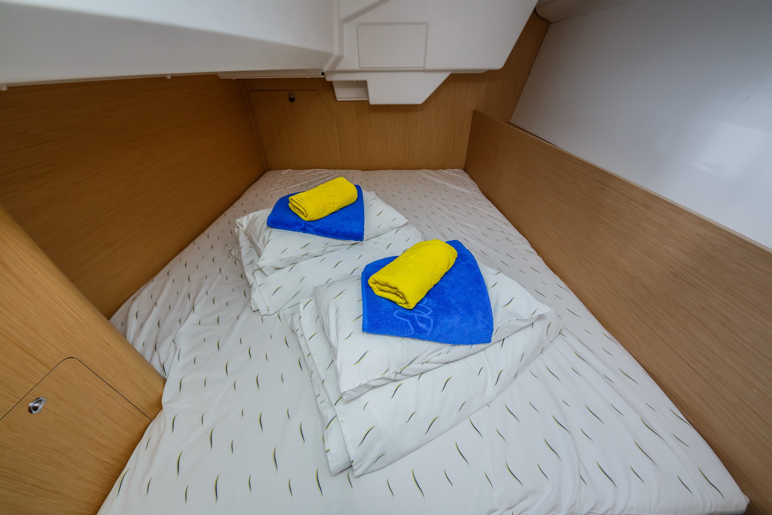 Oceanis 38.1 - photo 11