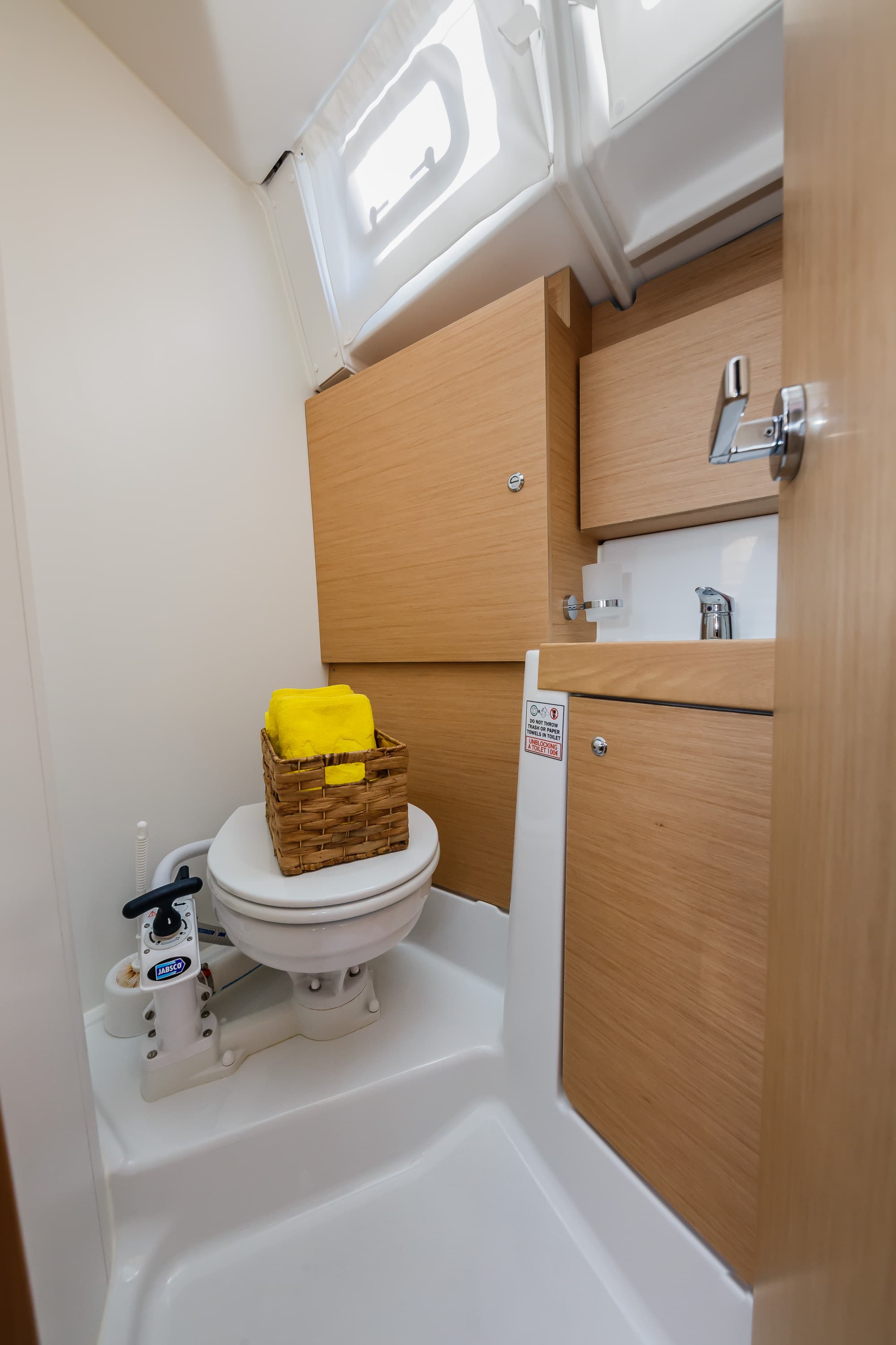 Oceanis 38.1 - photo 5