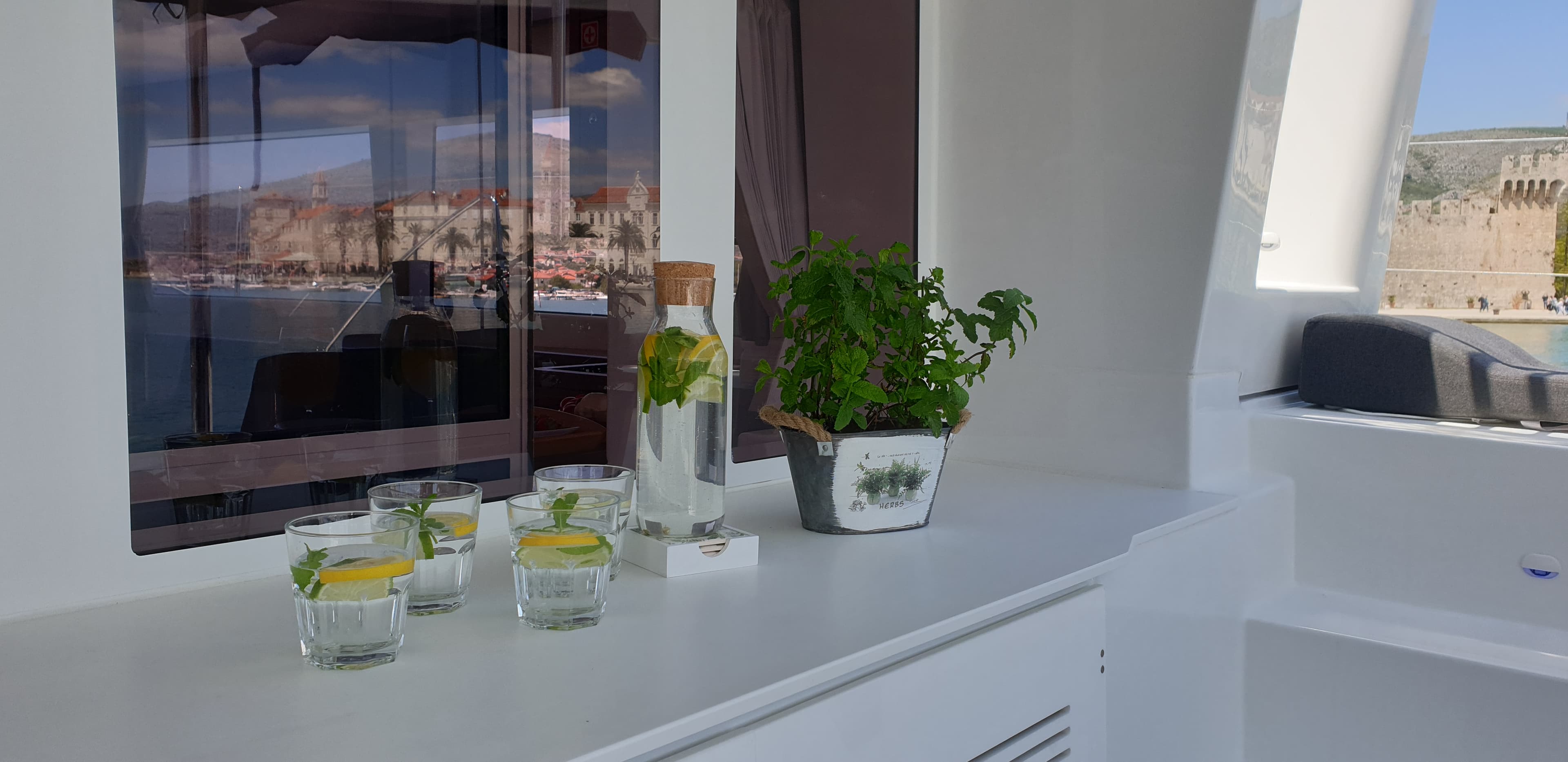 Lagoon 450 Fly - photo 13