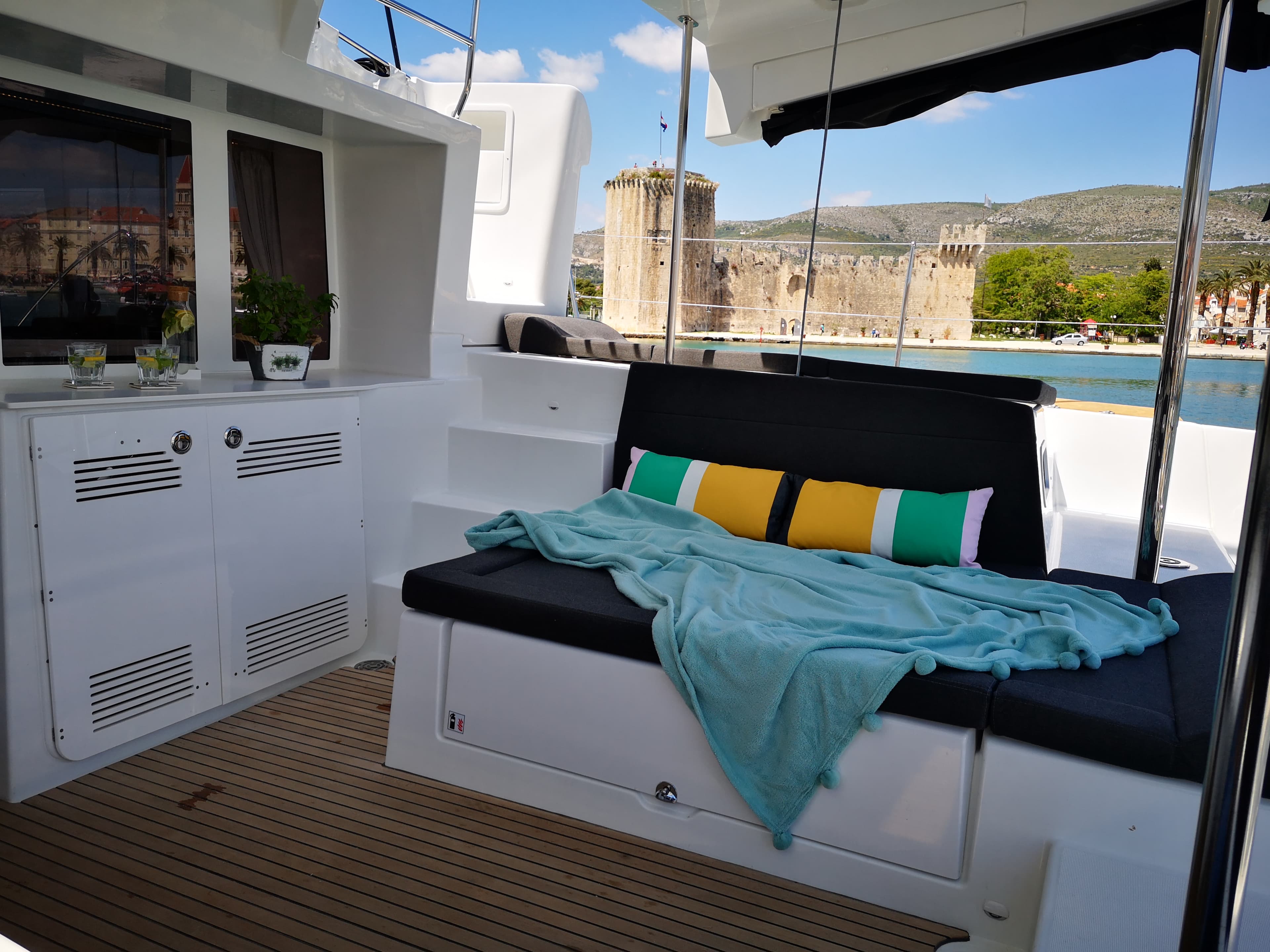 Lagoon 450 Fly - photo 14