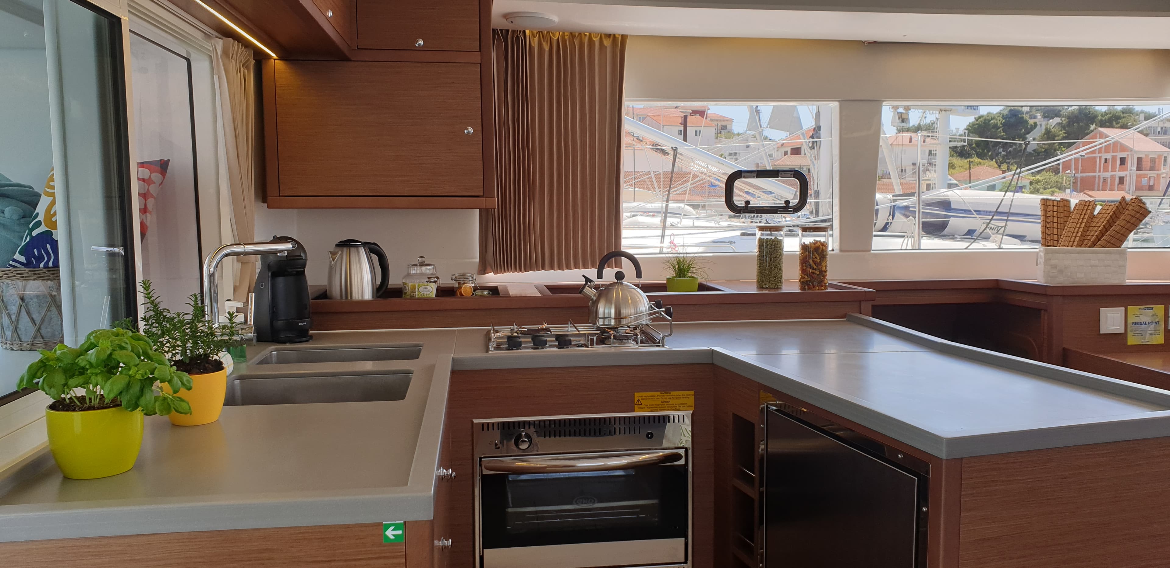 Lagoon 450 Fly - photo 10