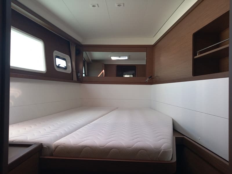 Lagoon 450 Fly - photo 7