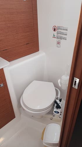 Dufour 390 - photo 15