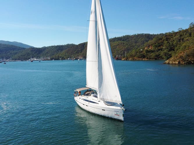 Bavaria 51 Cruiser - photo