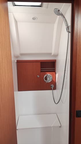 Bavaria 51 Cruiser - photo 4