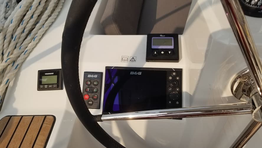 Oceanis 38.1 - photo 6