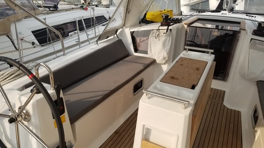 Oceanis 38.1 - photo 22