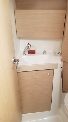 Oceanis 38.1 - photo 8