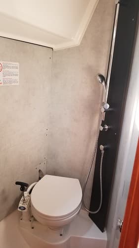 Bavaria C42 - photo 7