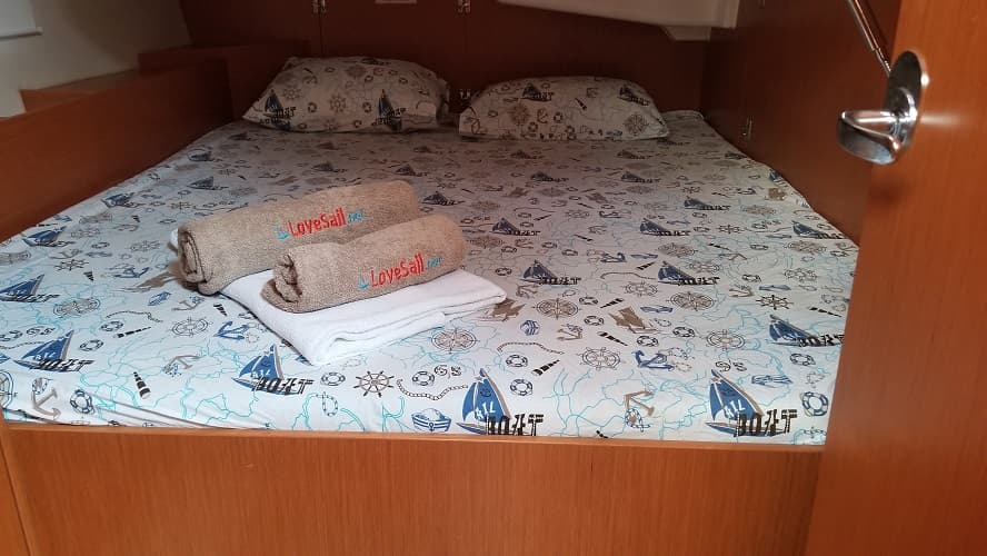 Bavaria C42 - photo 8