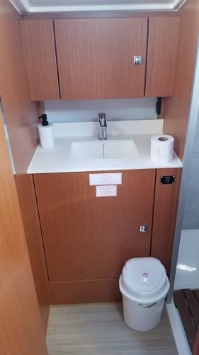 Bavaria C42 - photo 10