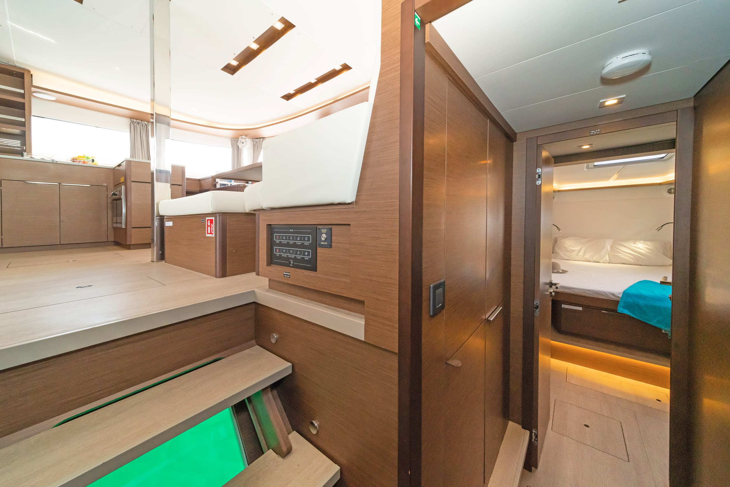 Lagoon 46  - photo 9