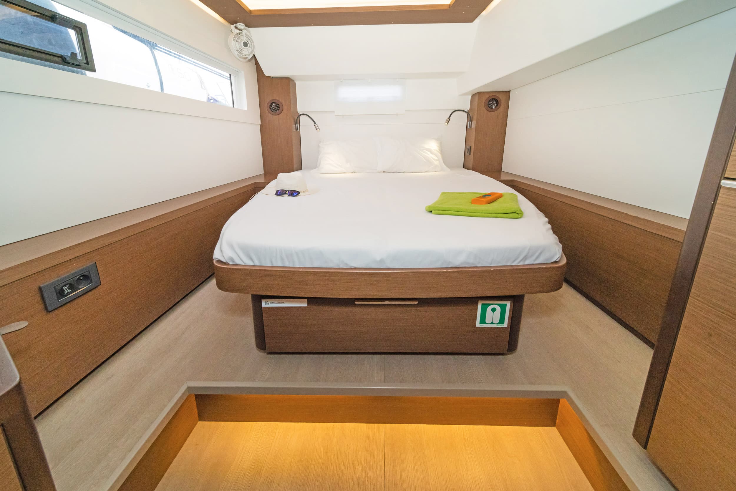 Lagoon 46  - photo 6