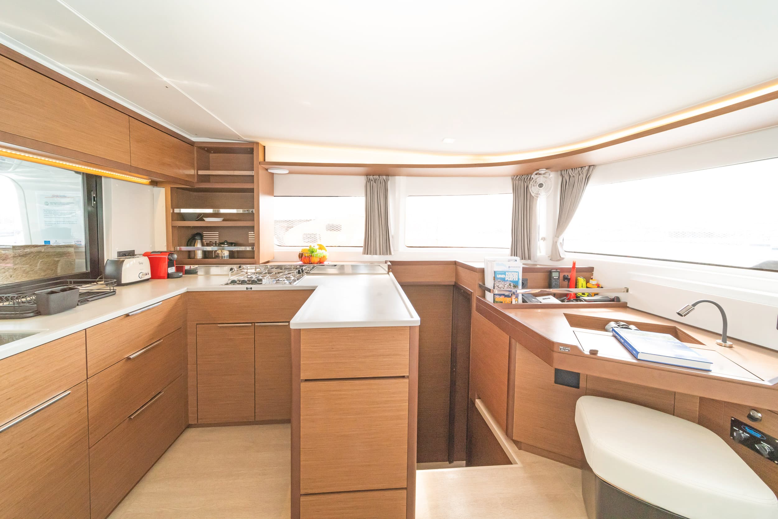 Lagoon 46  - photo 14