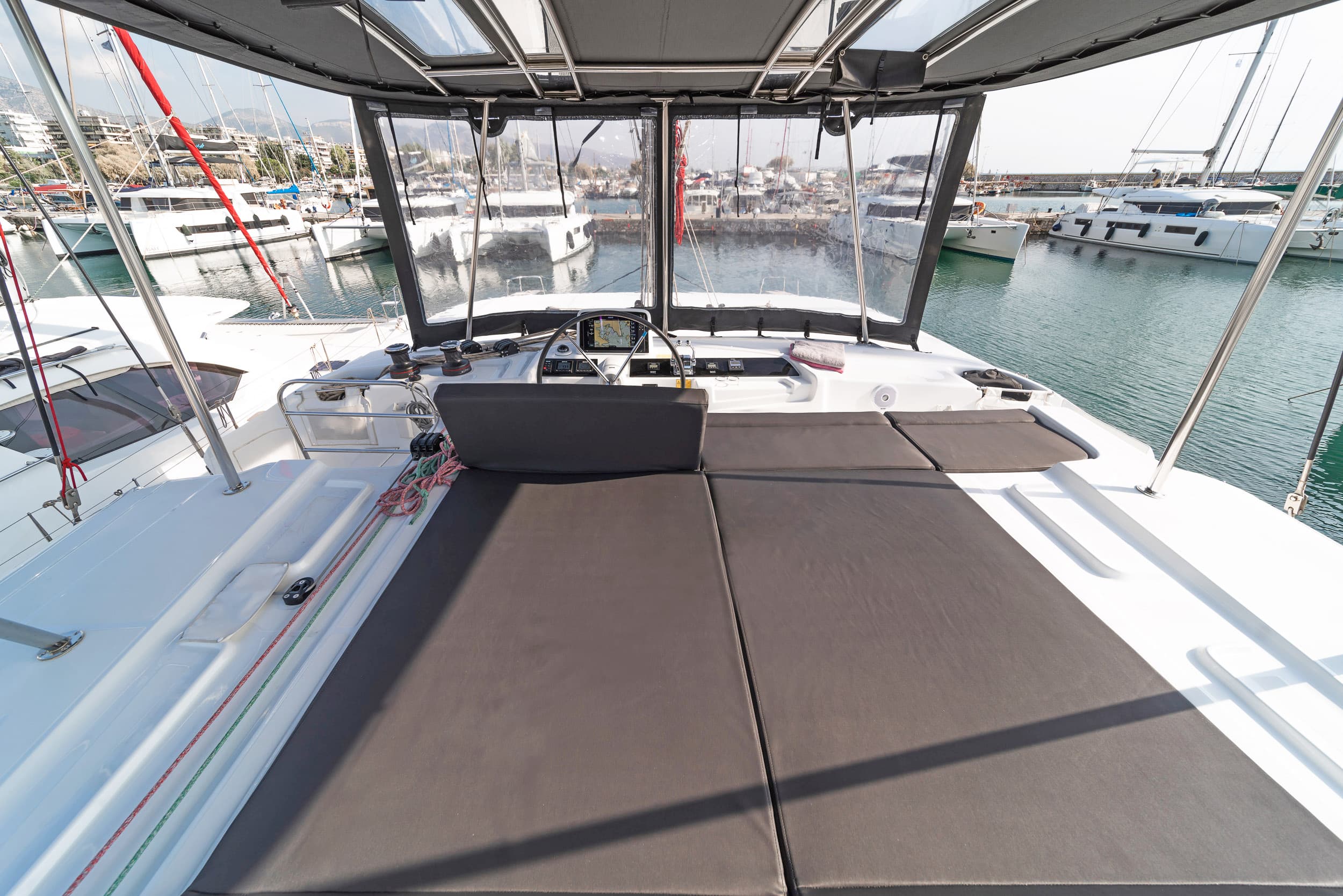 Lagoon 46  - photo 11