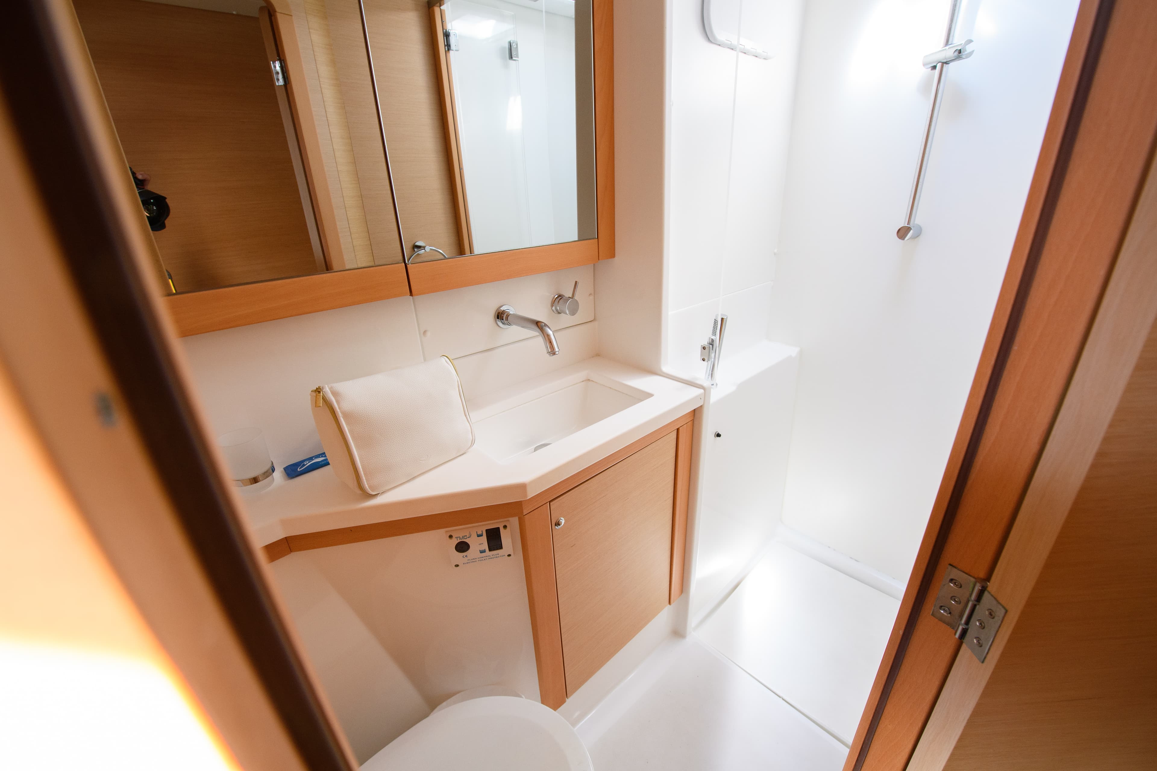 Lagoon 450 Fly - photo 24