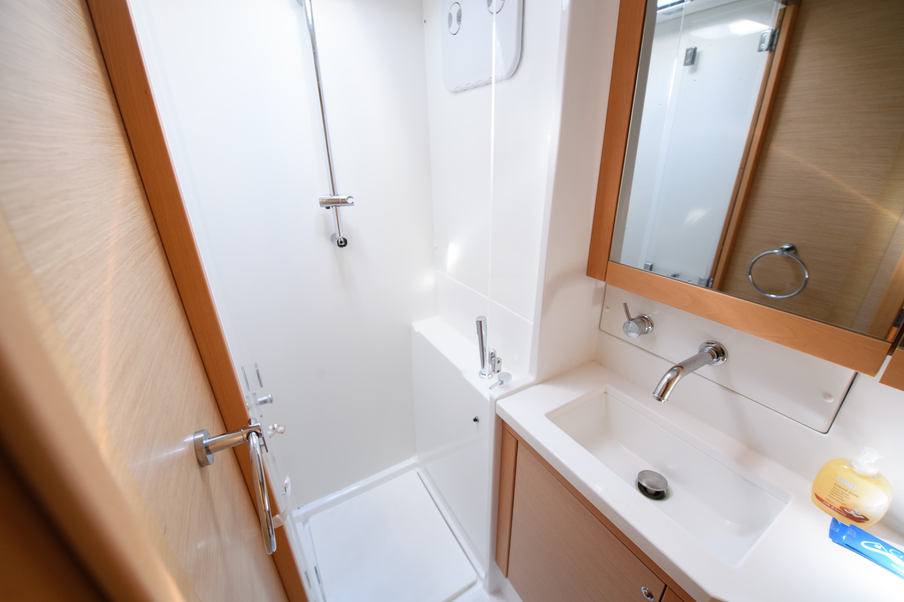 Lagoon 450 Fly - photo 25