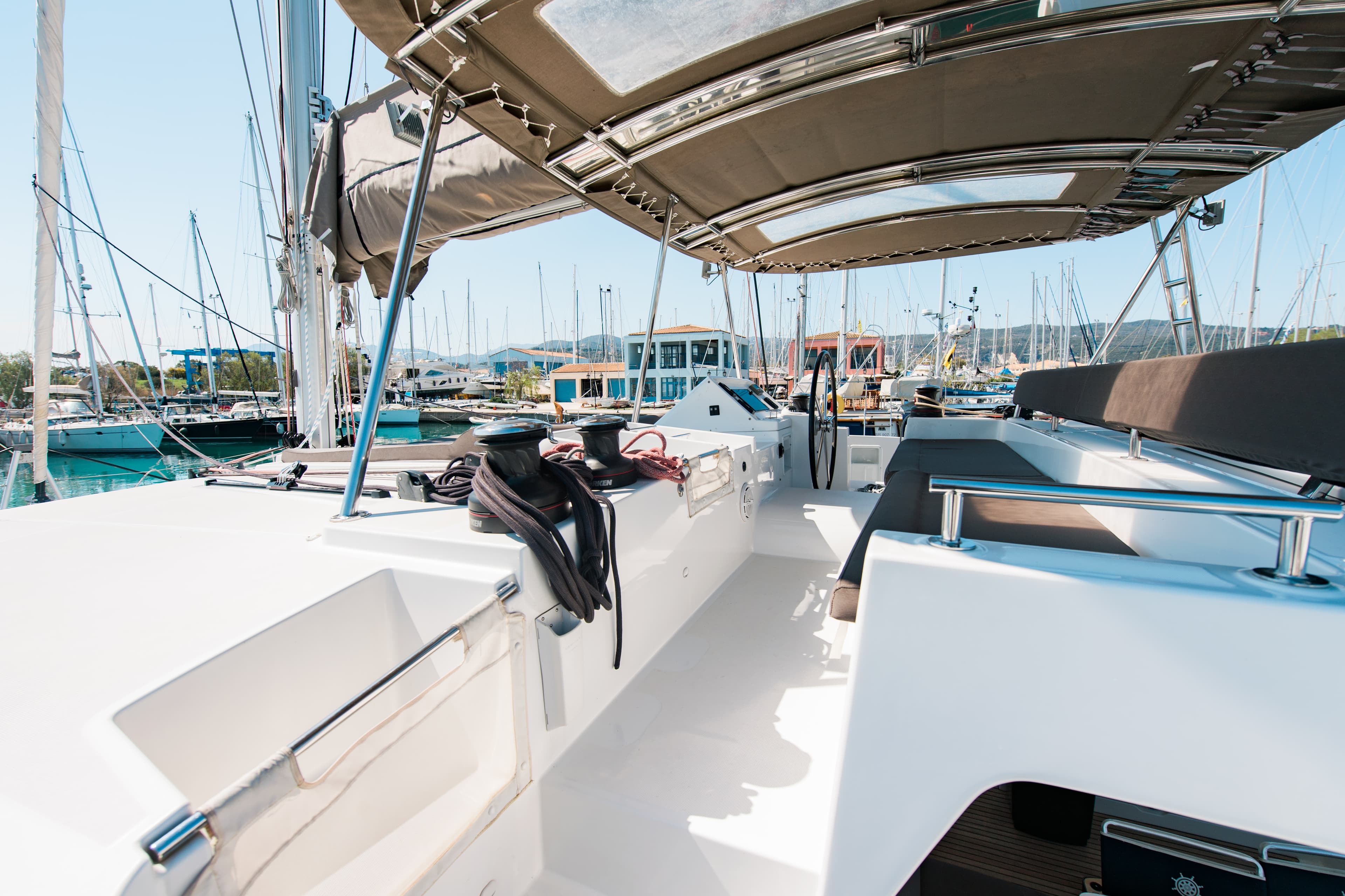 Lagoon 450 Fly - photo 7