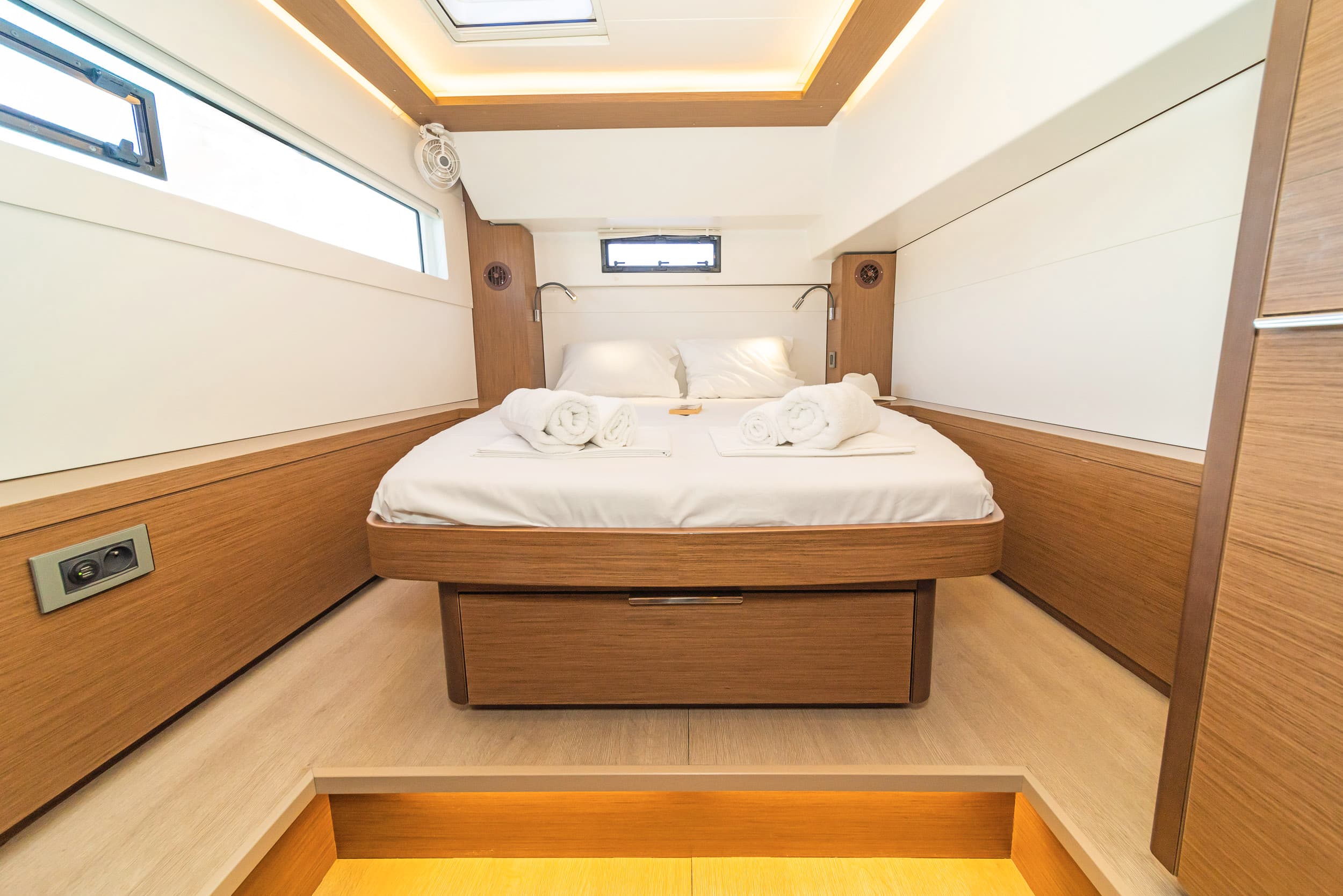 Lagoon 46  - photo 25