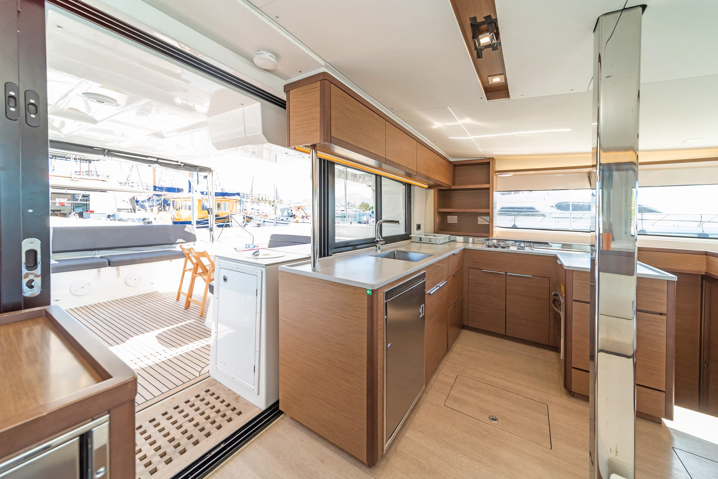 Lagoon 46  - photo 5