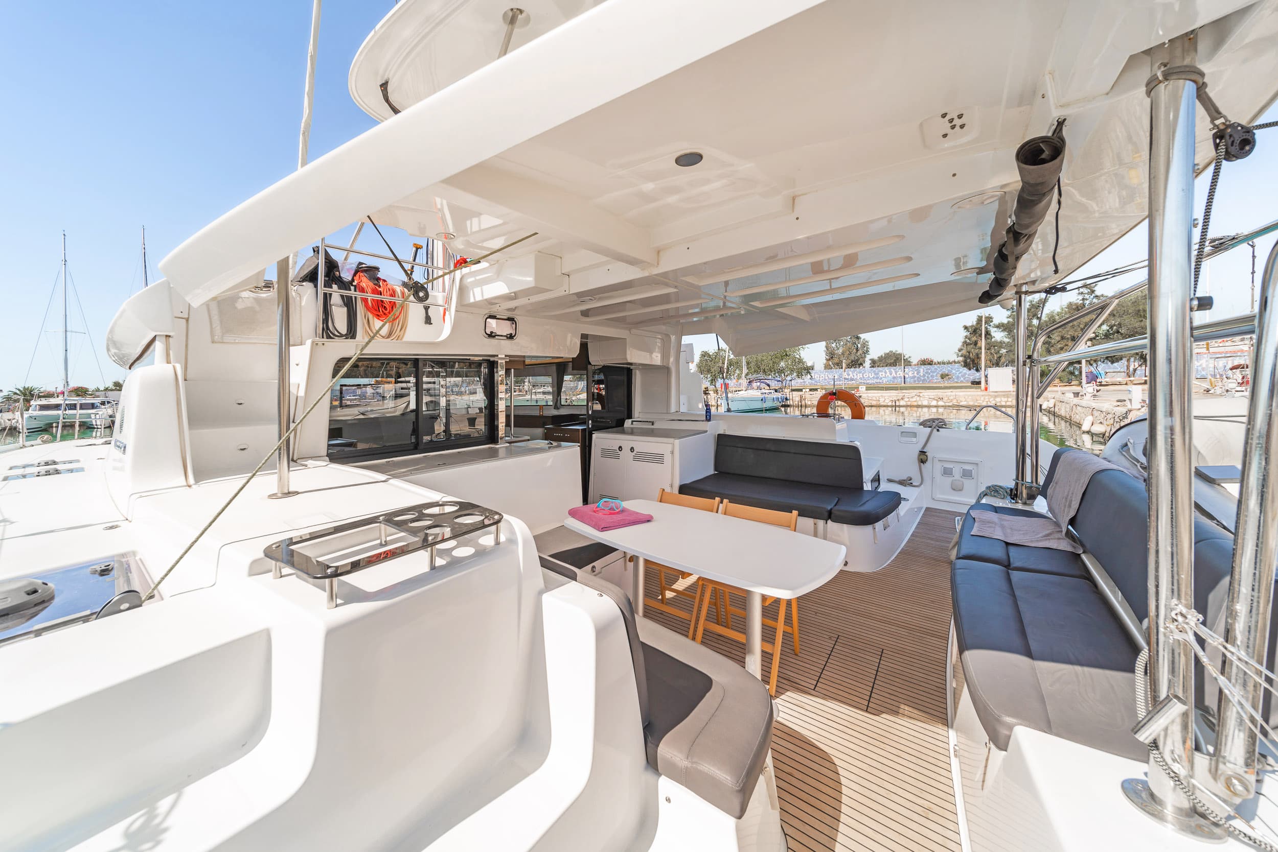 Lagoon 46  - photo 14