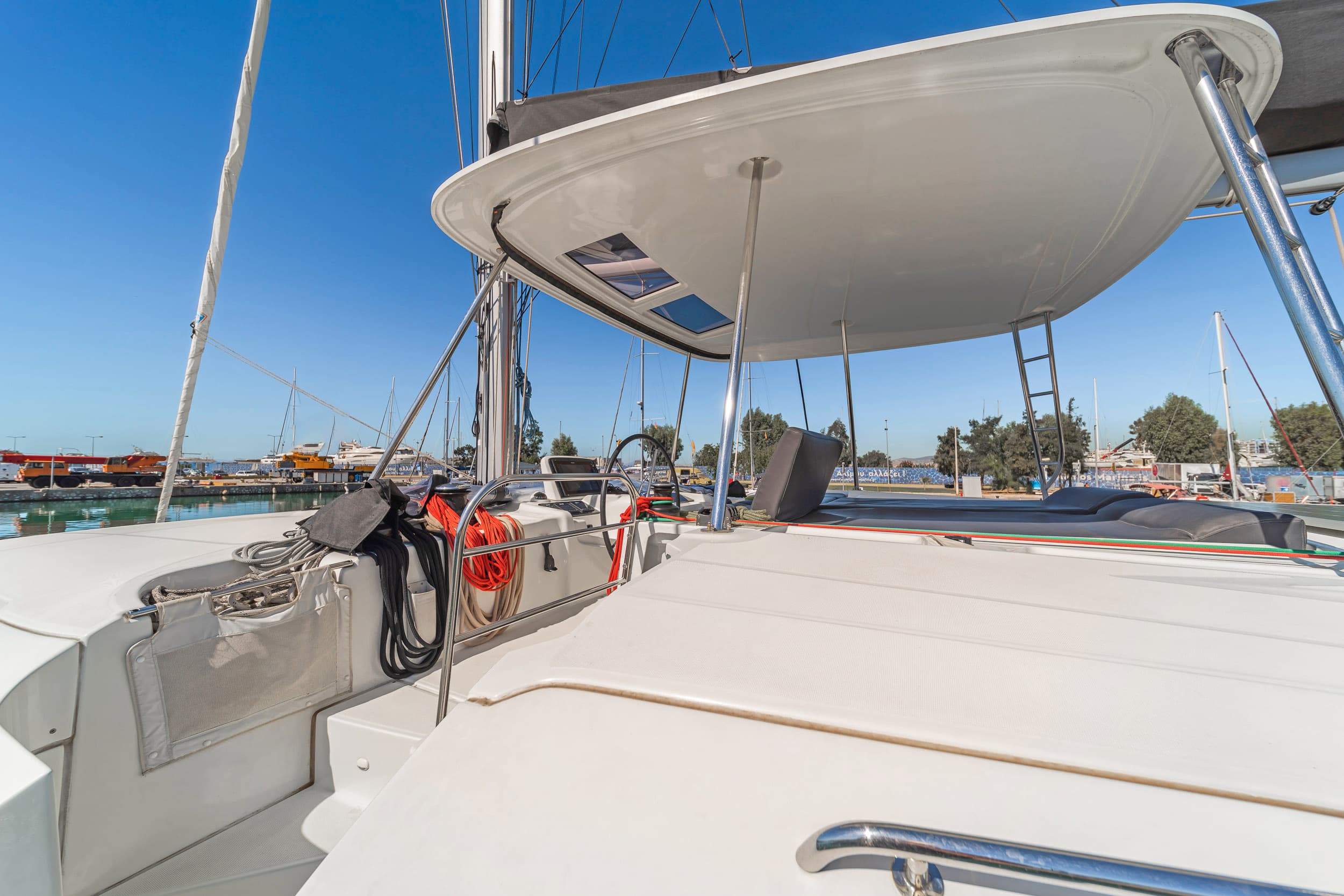 Lagoon 46  - photo 7