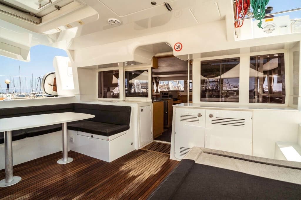 Lagoon 450 Fly - photo 20