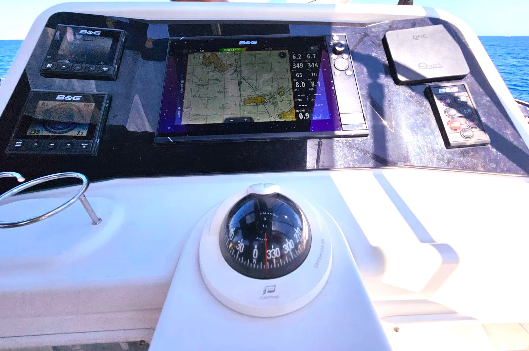 Lagoon 450 Fly - photo 7