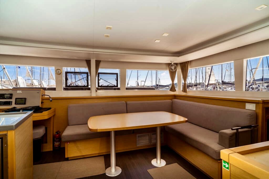 Lagoon 450 Fly - photo 29