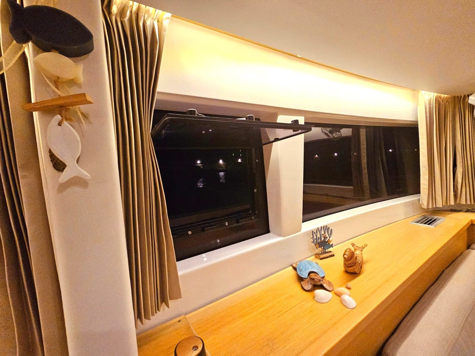 Lagoon 450 Fly - photo 5