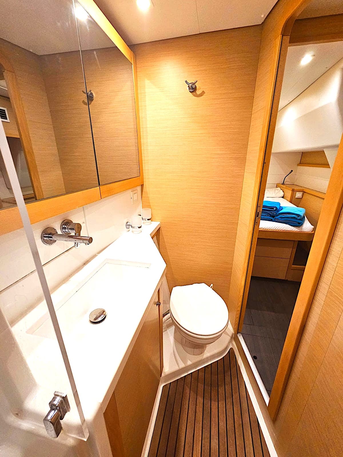 Lagoon 450 Fly - photo 26