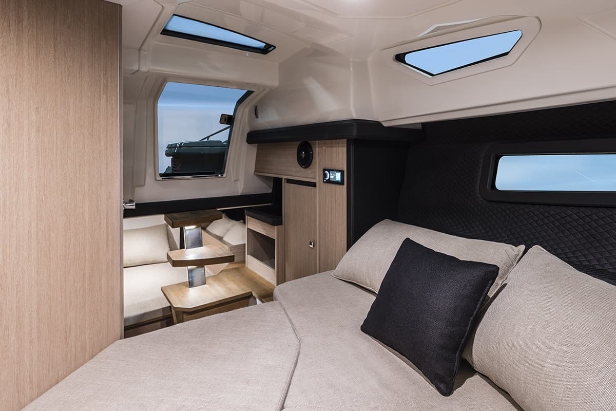 Cranchi E30 Endurance - photo 9