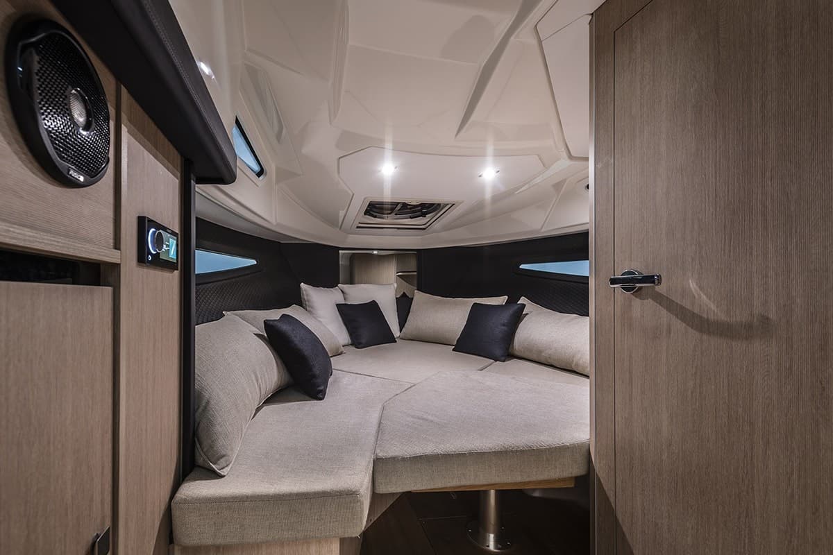 Cranchi E30 Endurance - photo 19