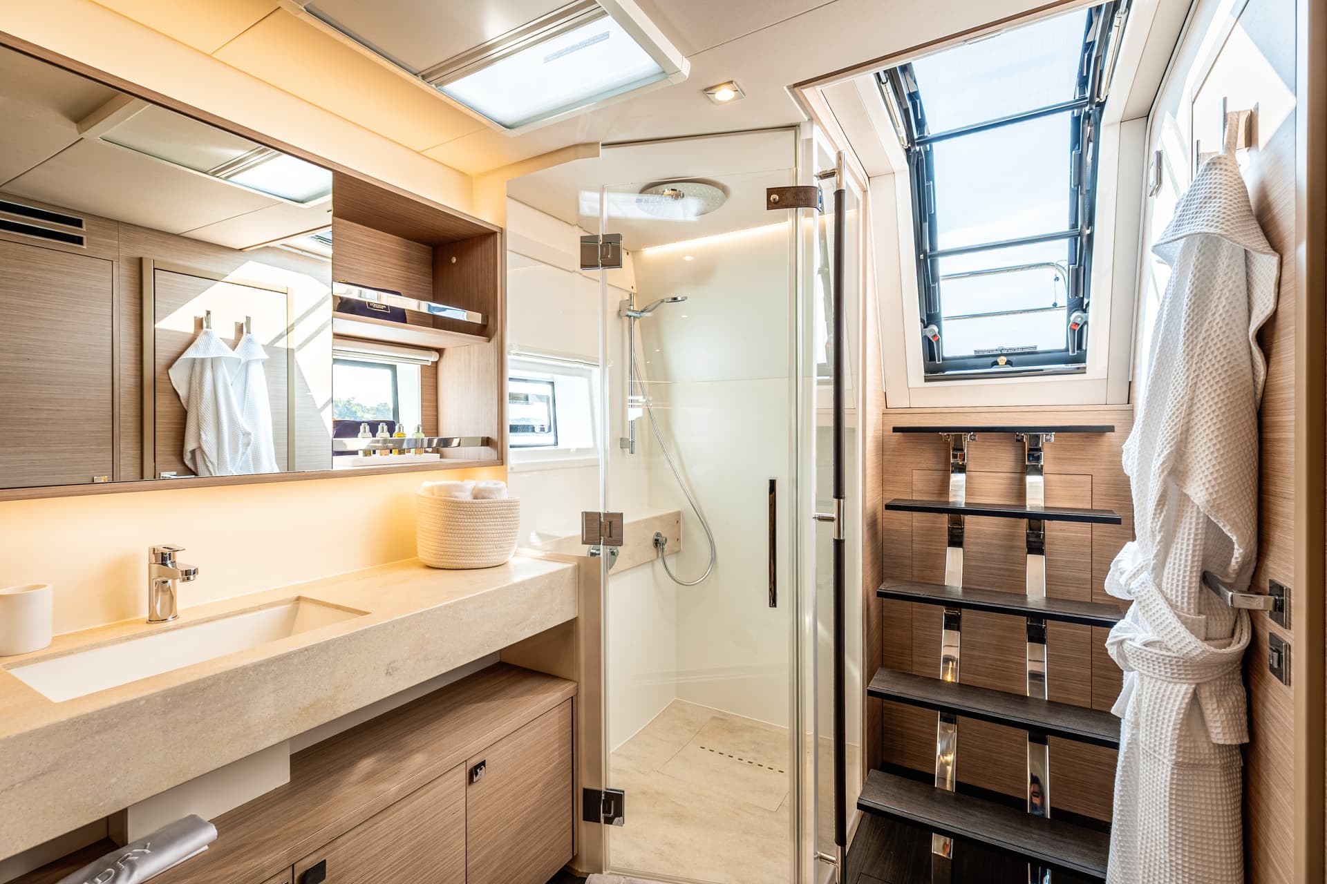 Lagoon 60 - photo 27