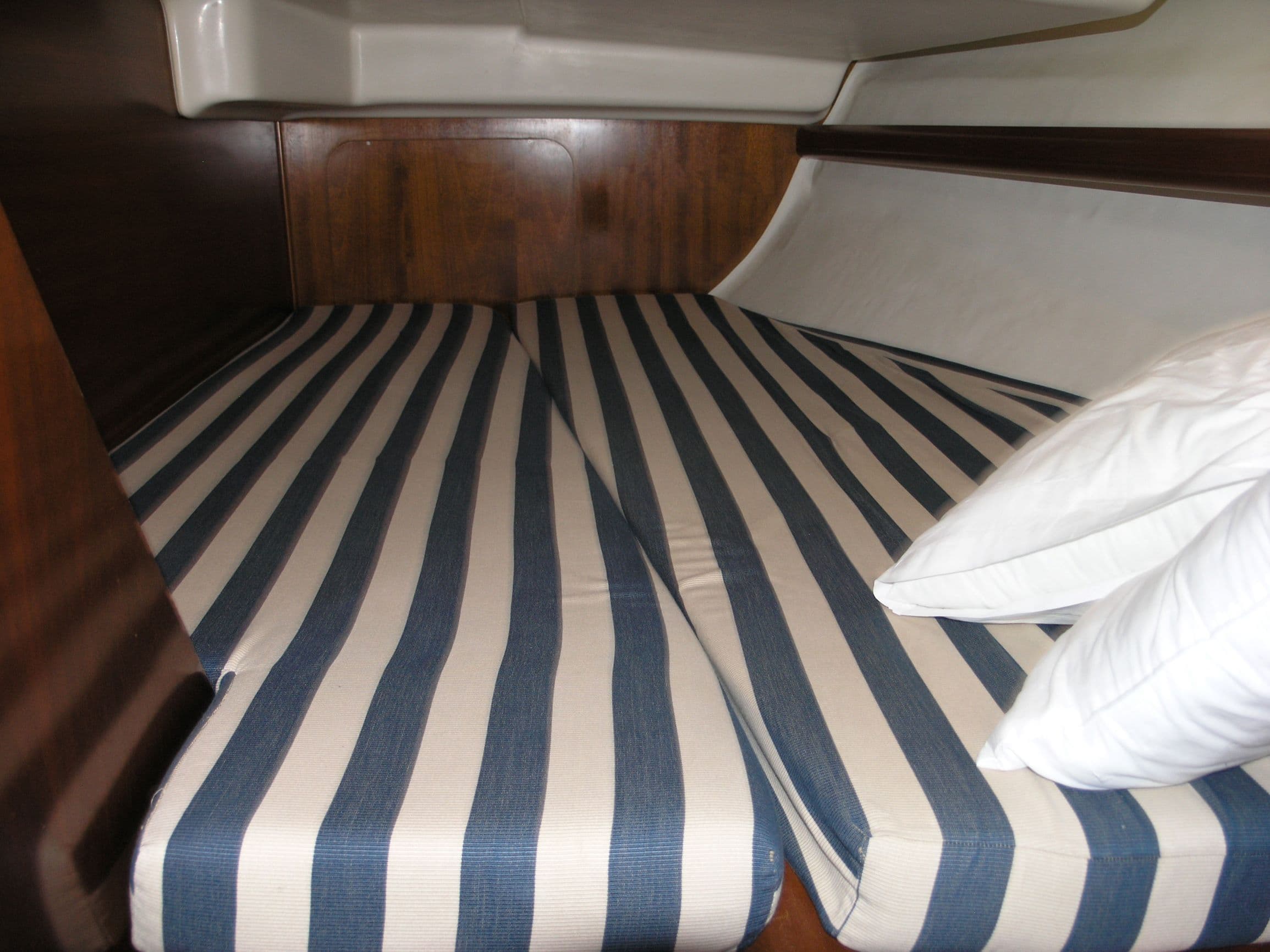 Oceanis 381 - photo 7