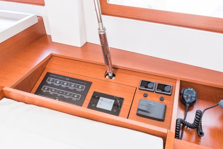 Oceanis 51.1 - photo 7