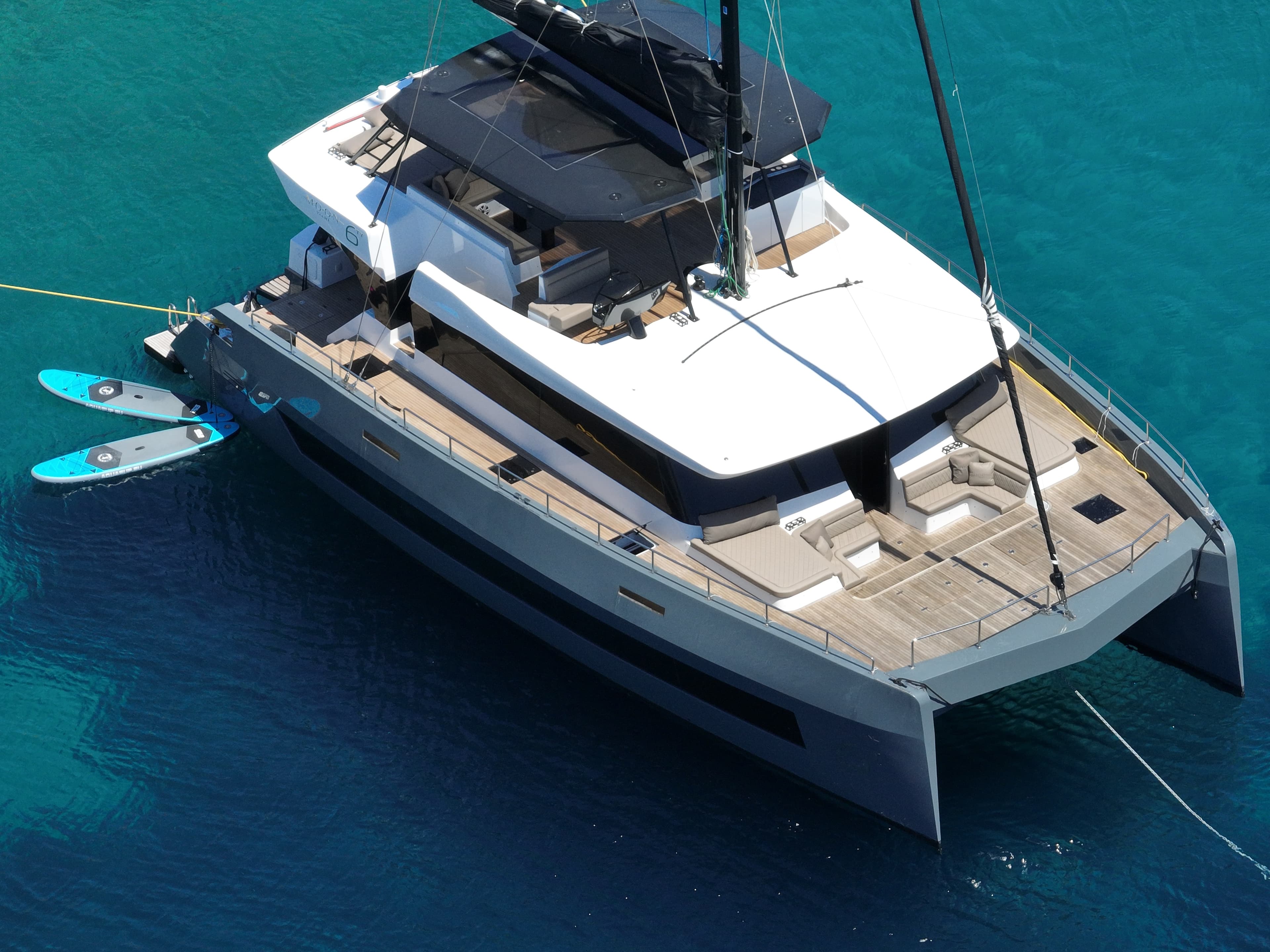Moon Yacht 60 - photo 12