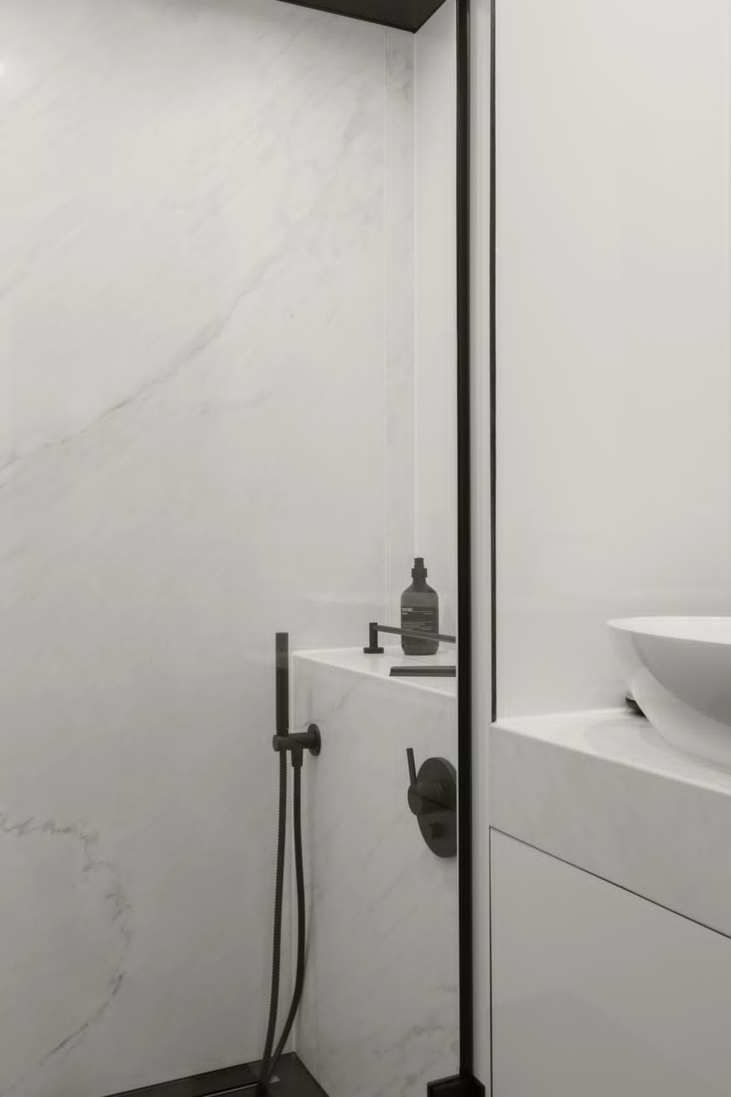 Moon Yacht 60 - photo 23