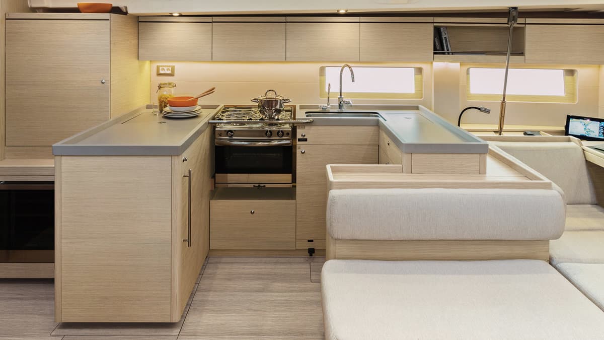 Oceanis 51.1 - photo 11