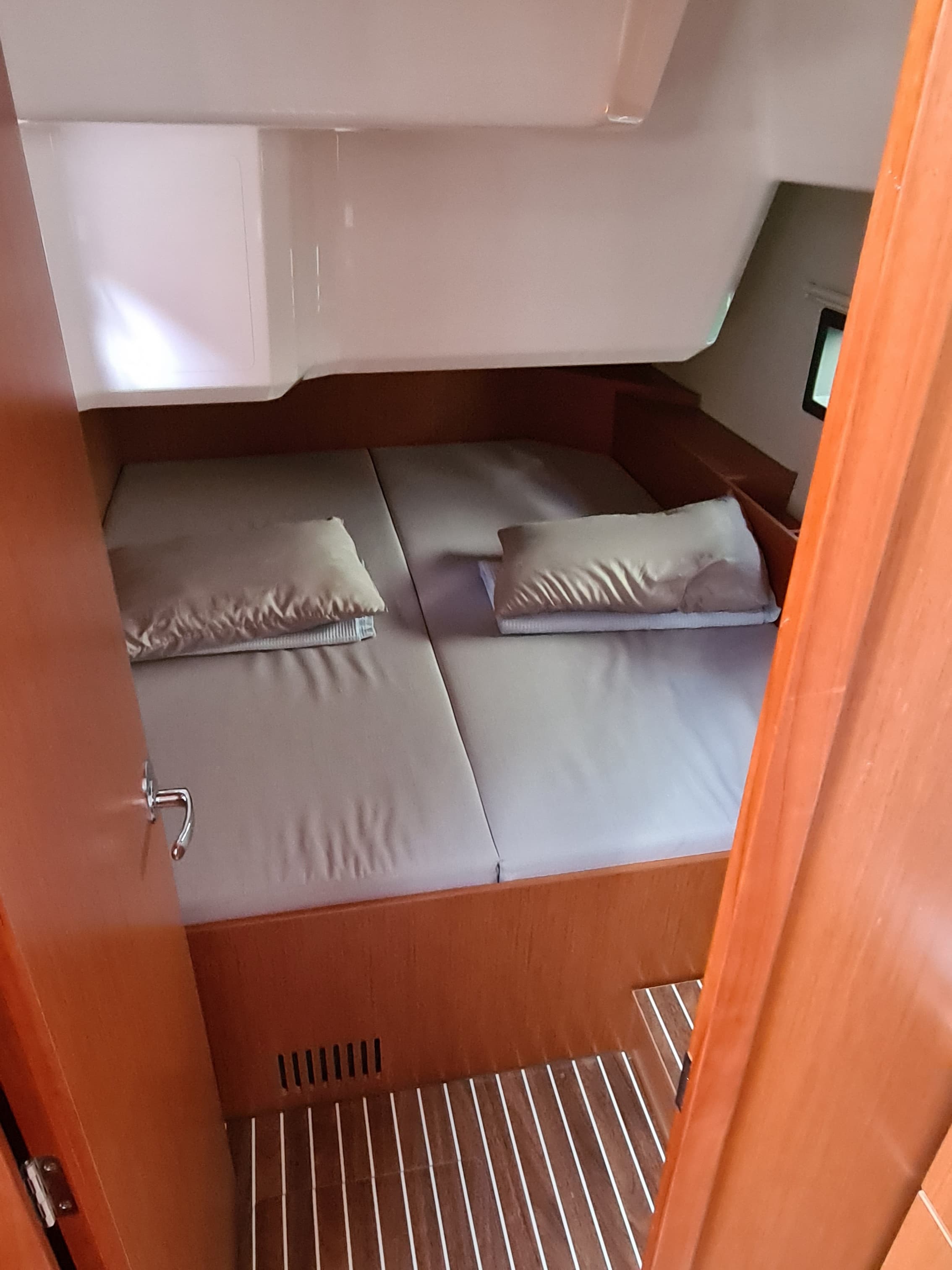 Bavaria C42 - photo 7