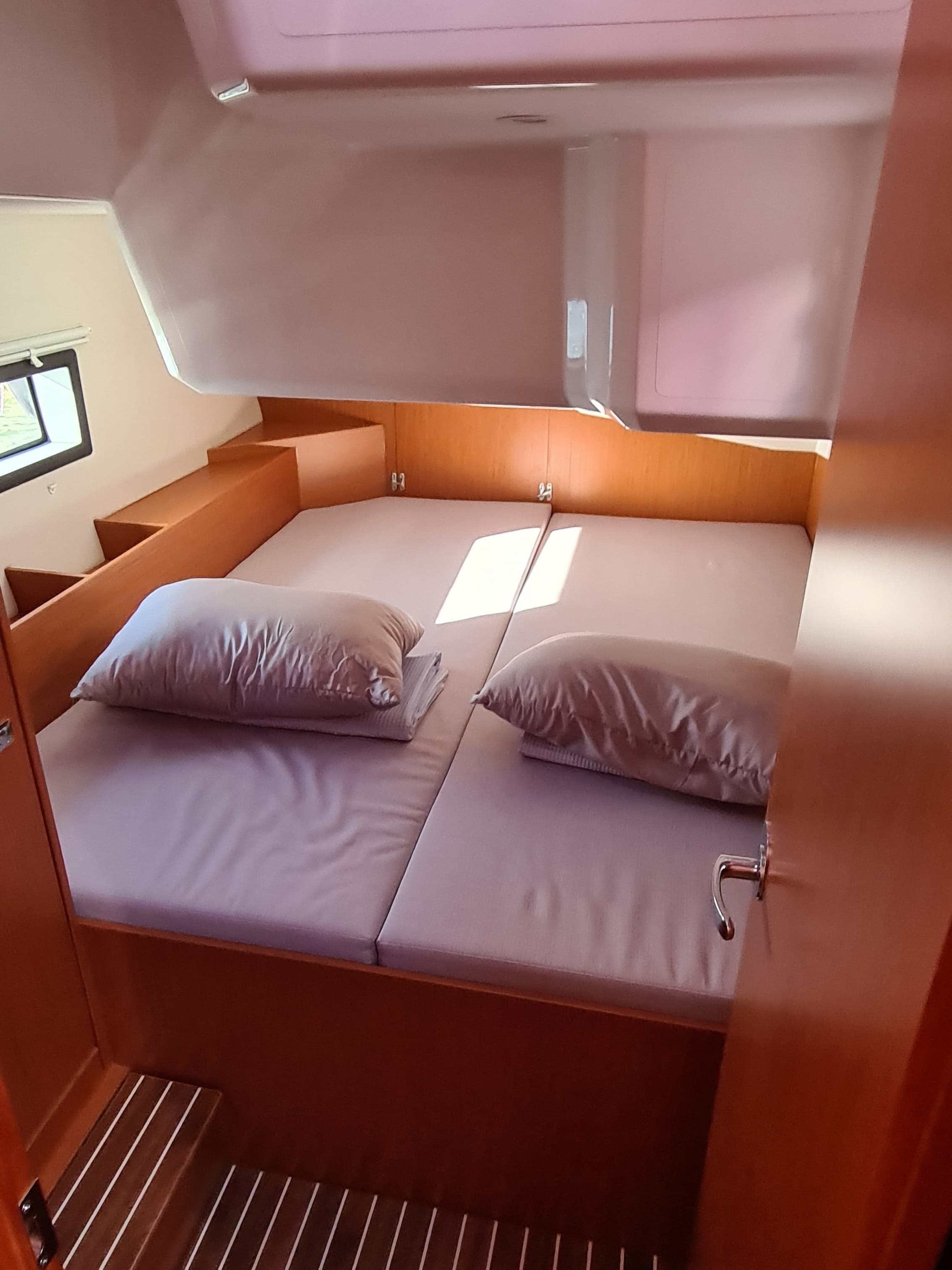 Bavaria C42 - photo 6