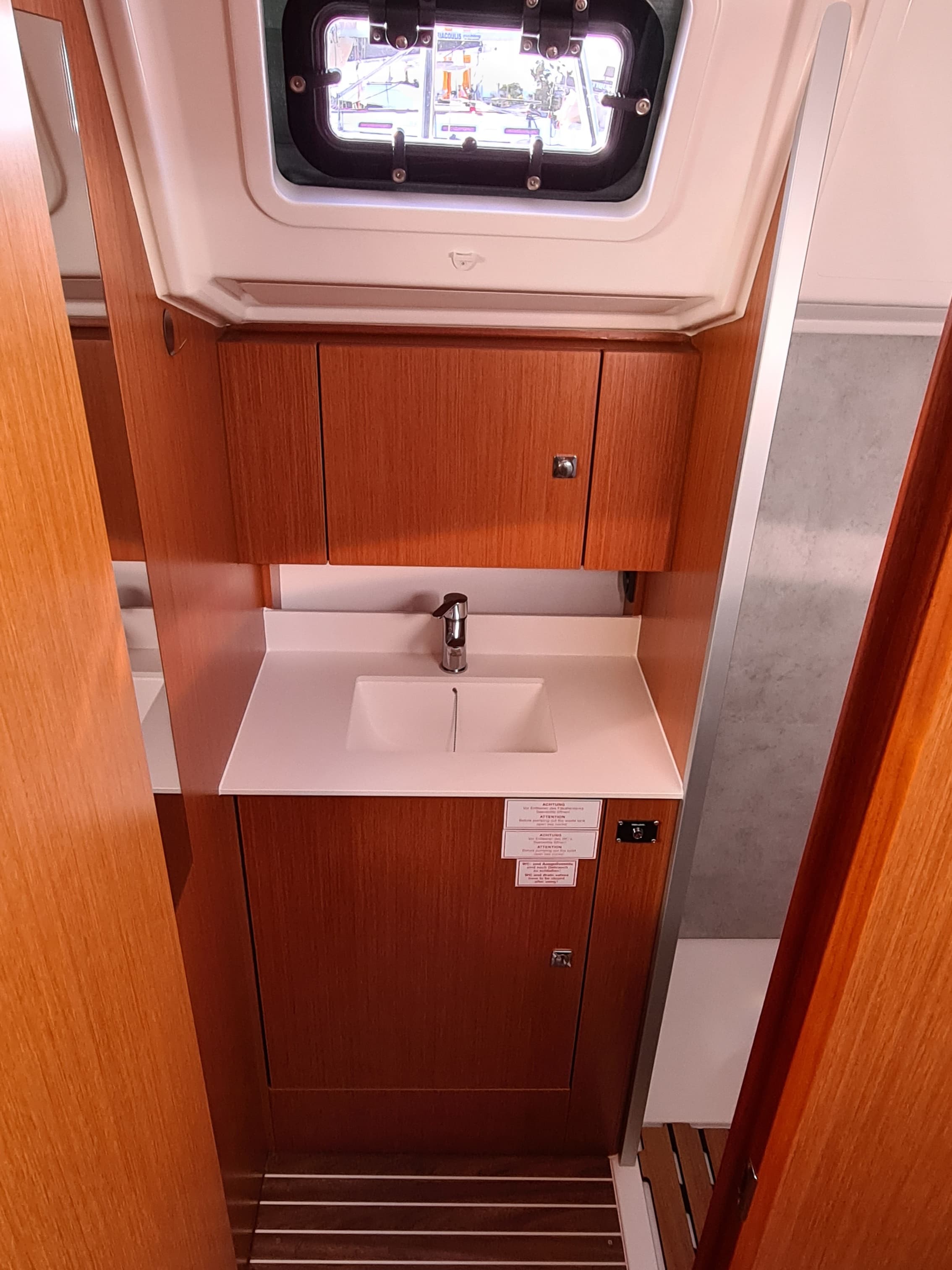 Bavaria C42 - photo 9