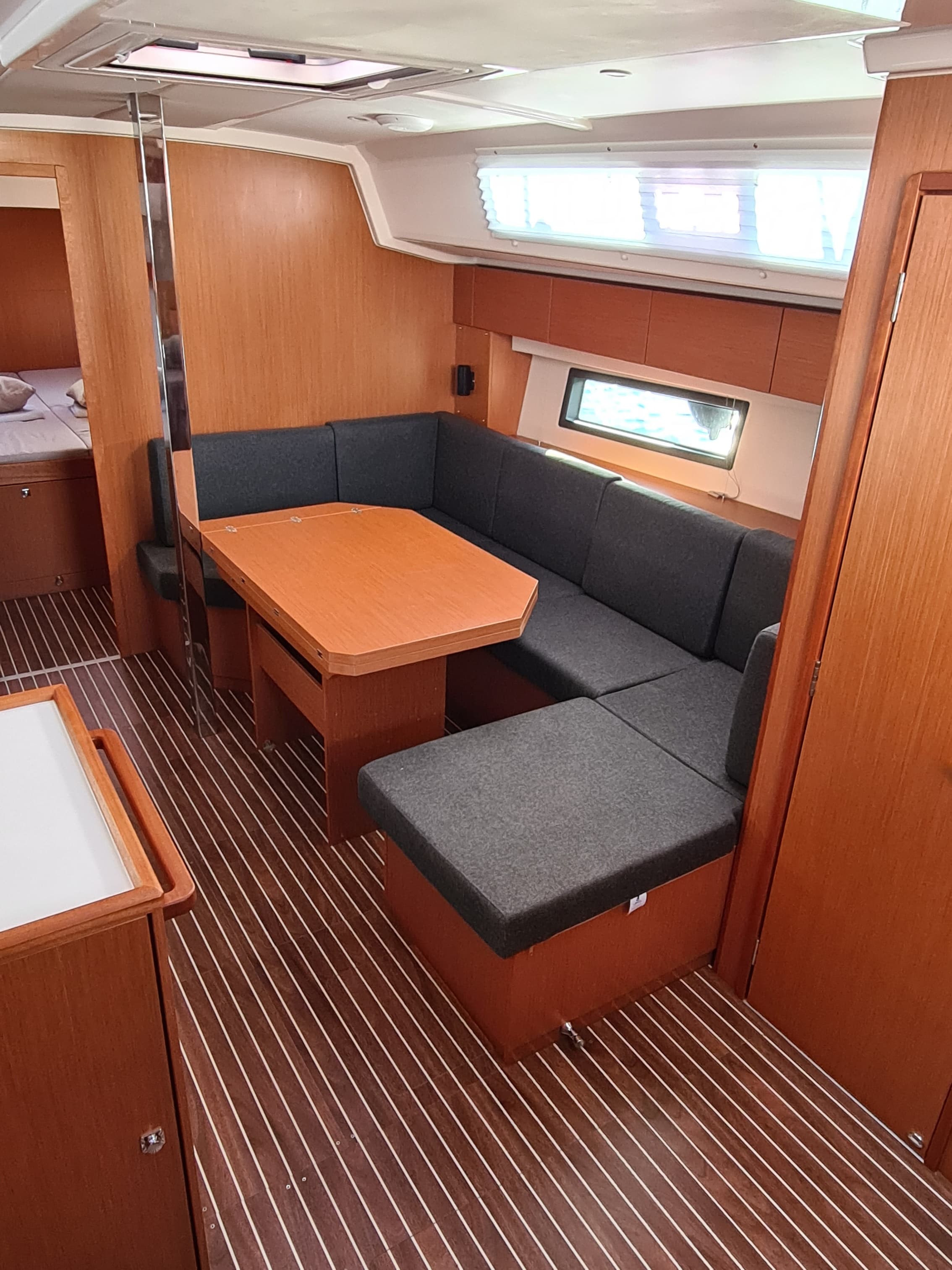 Bavaria C42 - photo 13