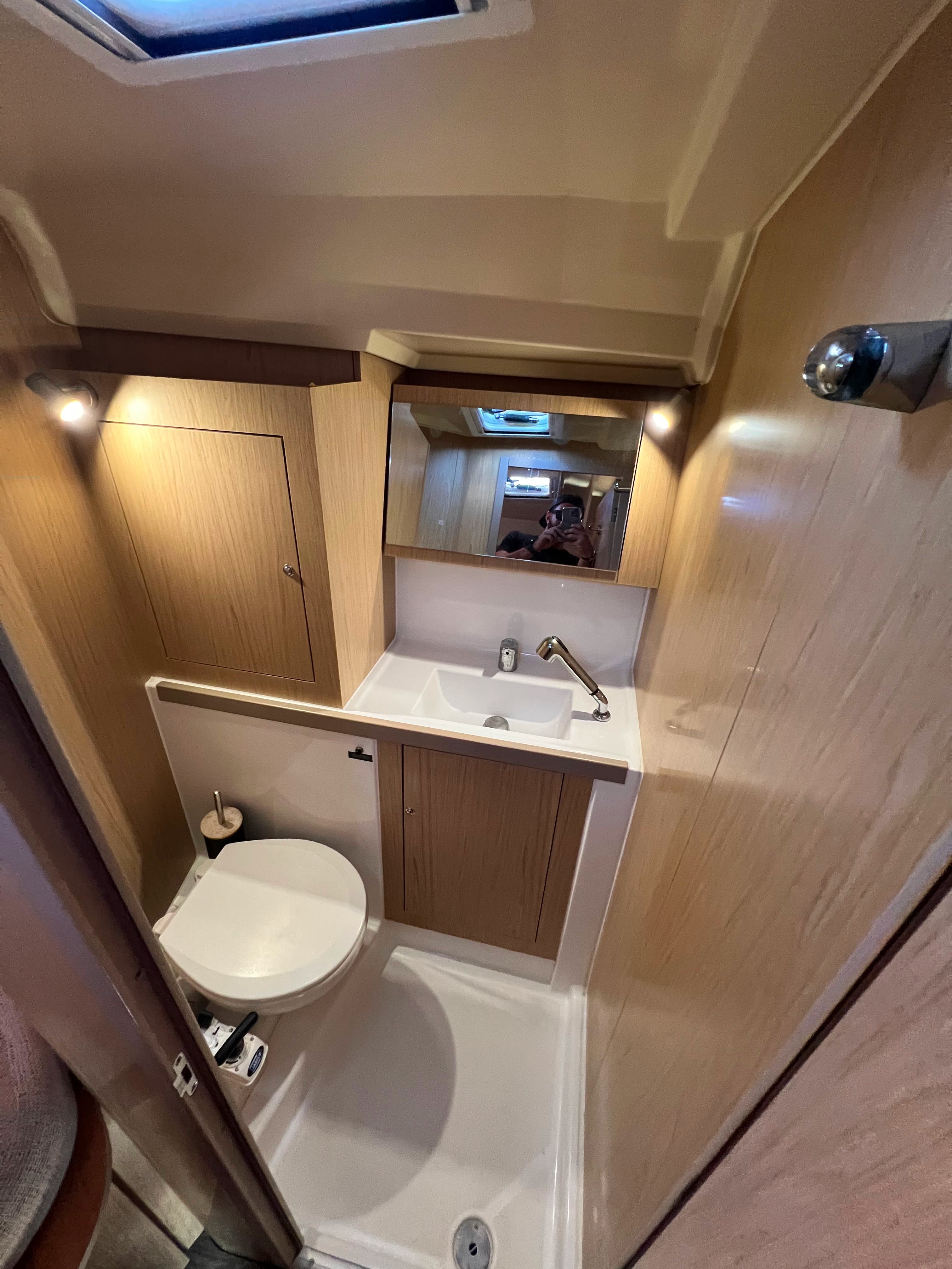 Oceanis 41.1 - photo 11