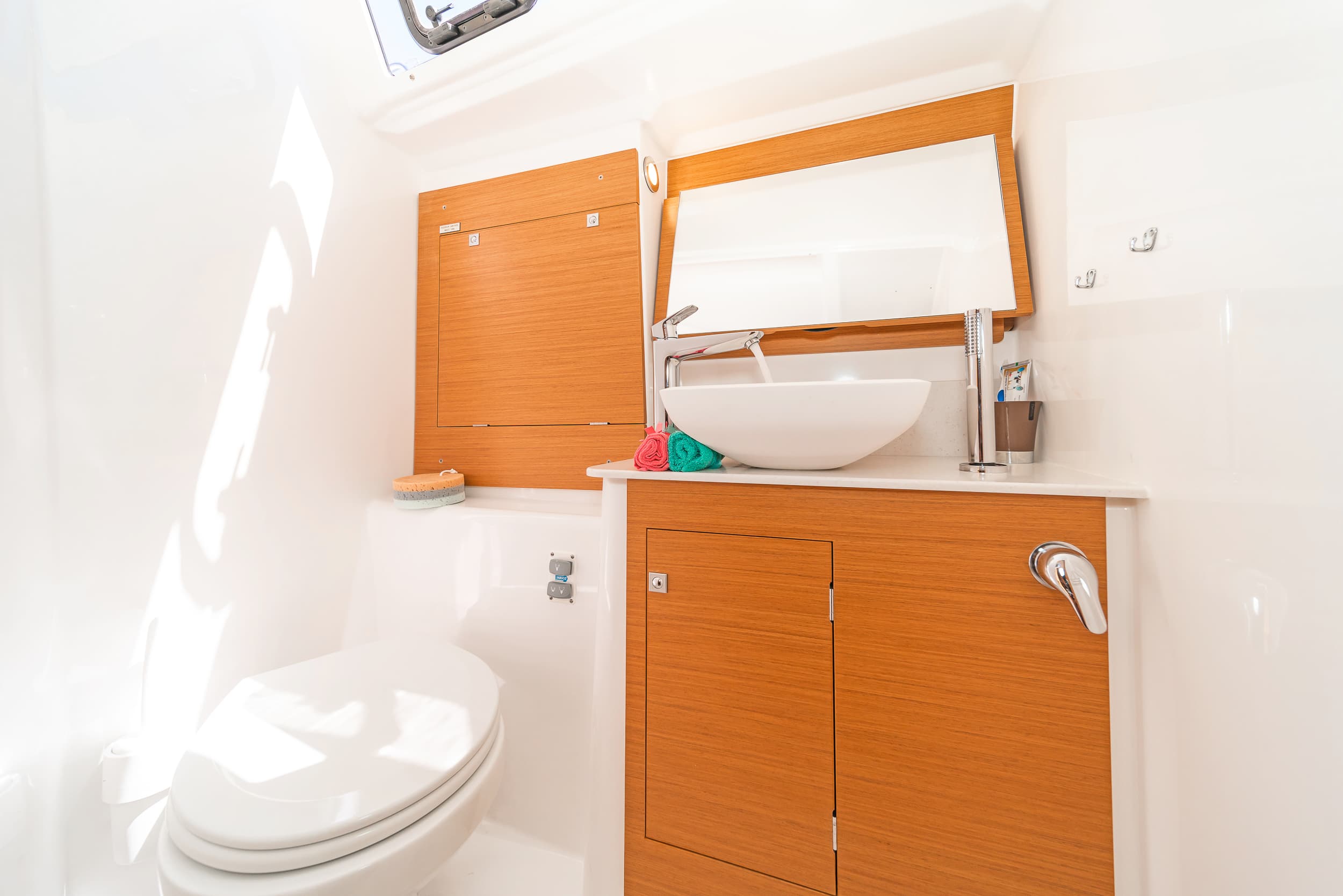 Dufour 390 - photo 10