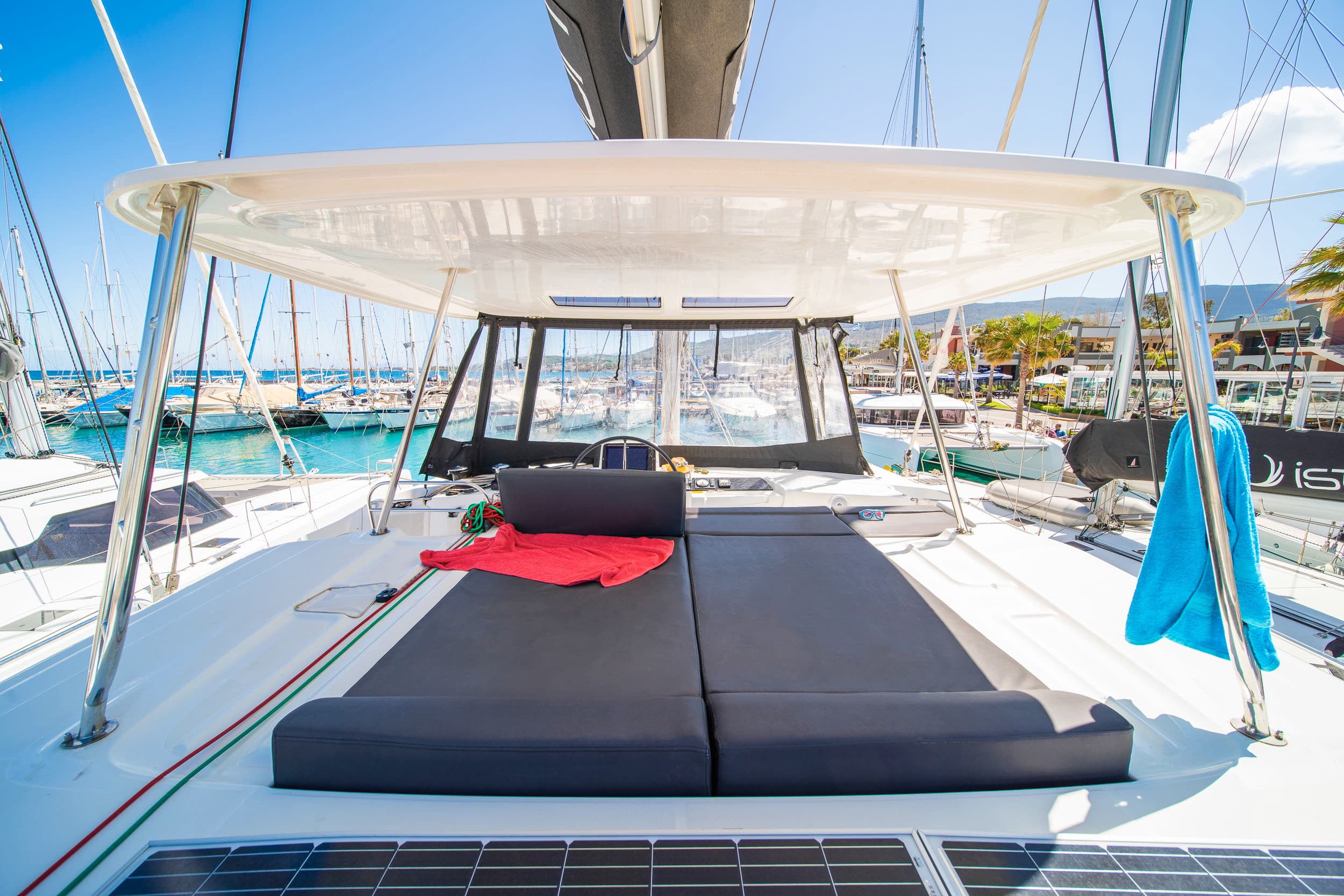 Lagoon 46  - photo 14