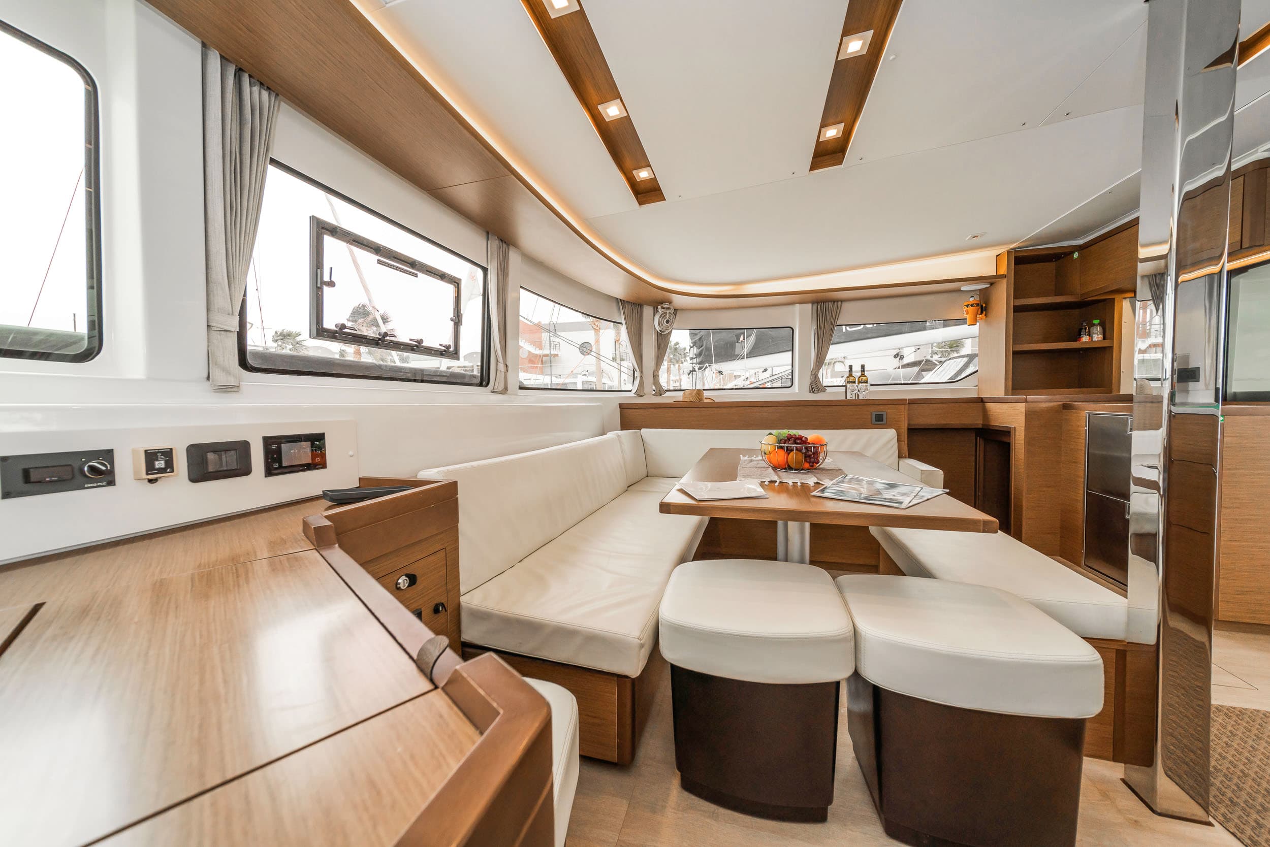 Lagoon 46  - photo 7