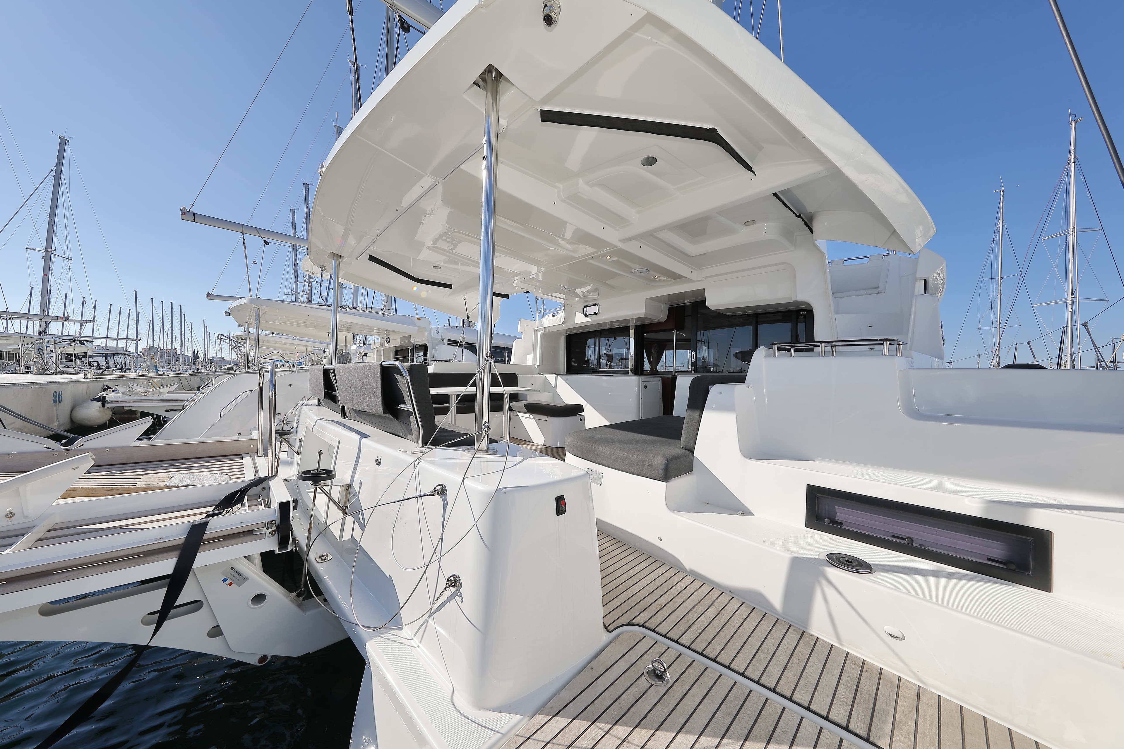 Lagoon 46  - photo 18