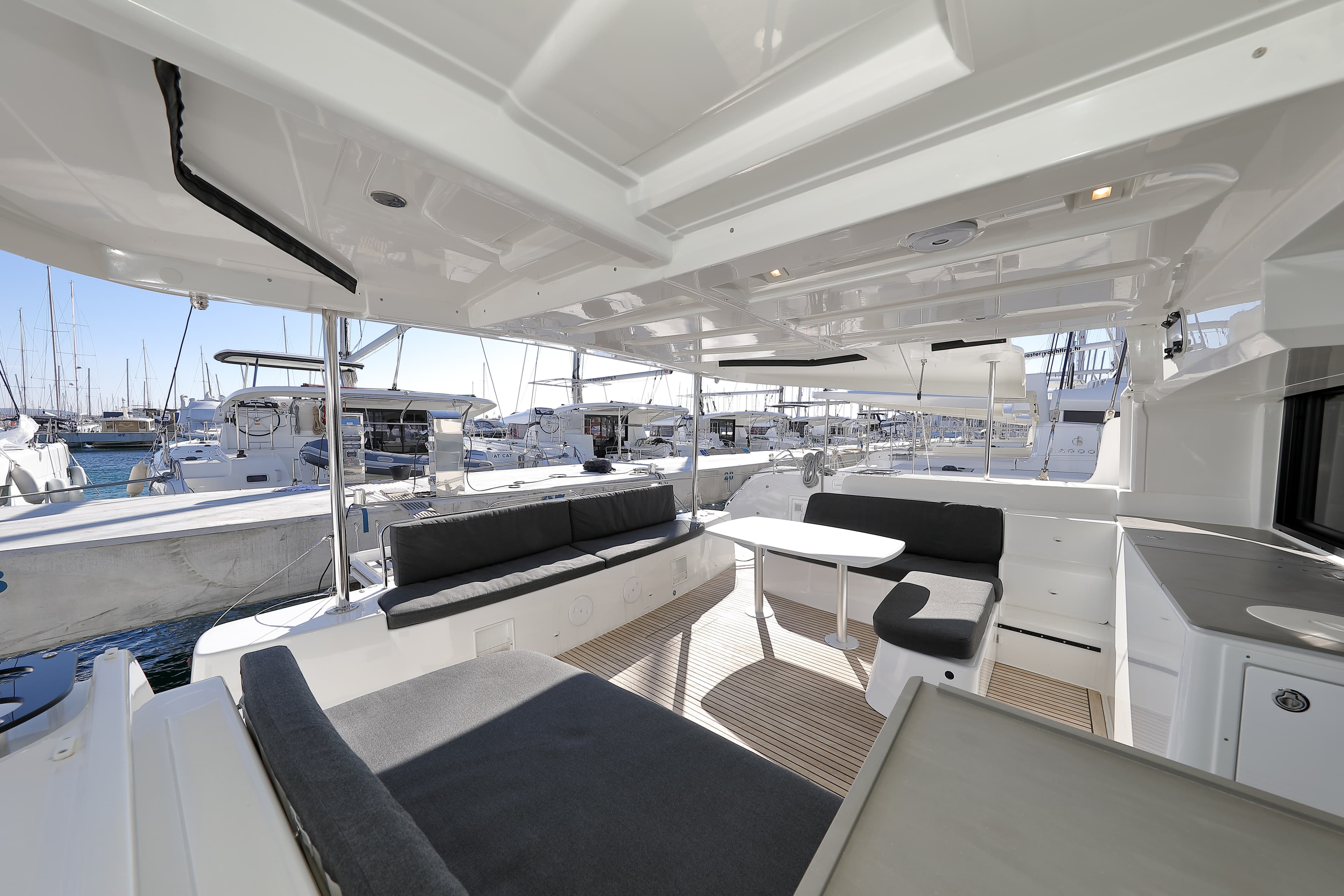 Lagoon 46  - photo 87