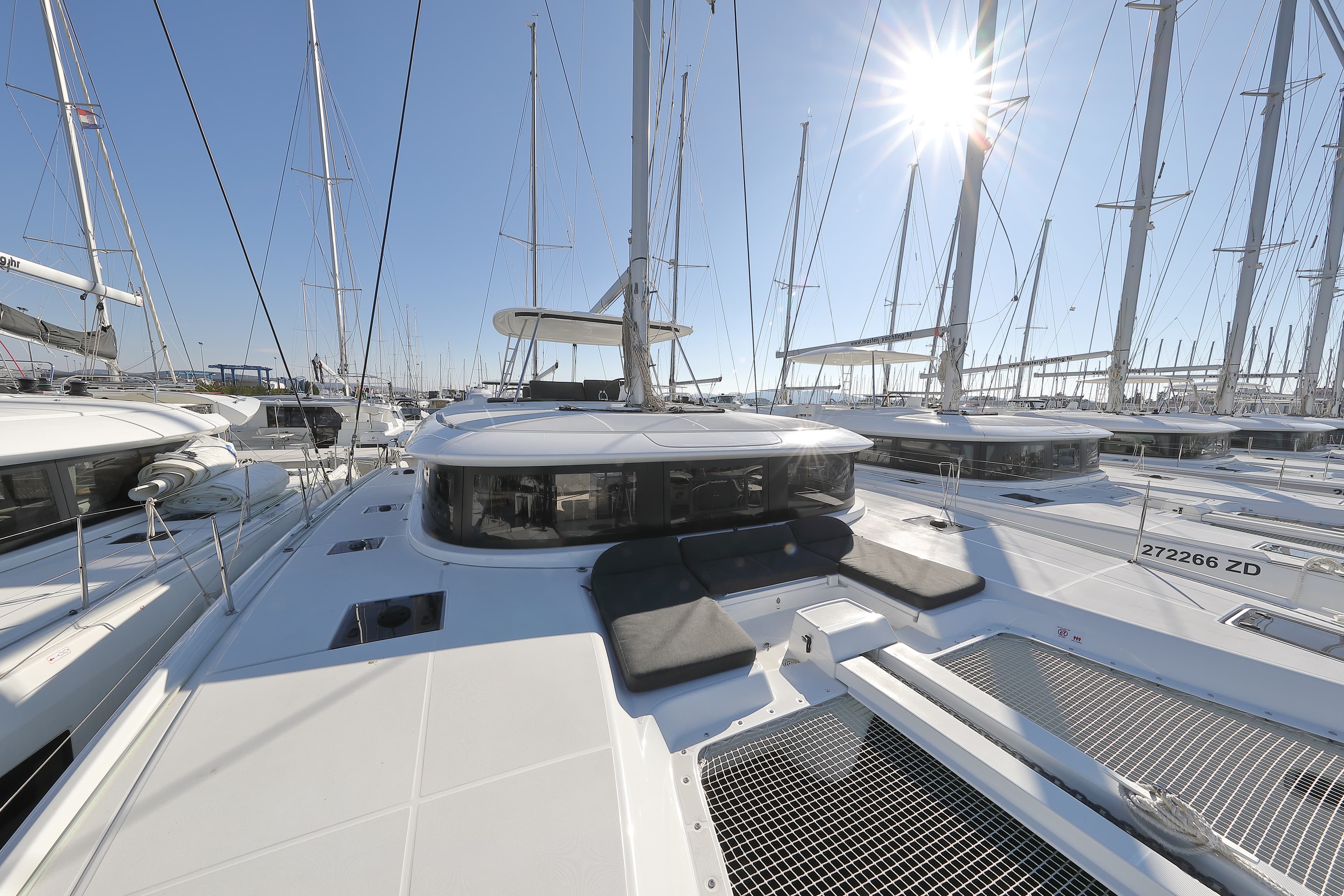 Lagoon 46  - photo 36